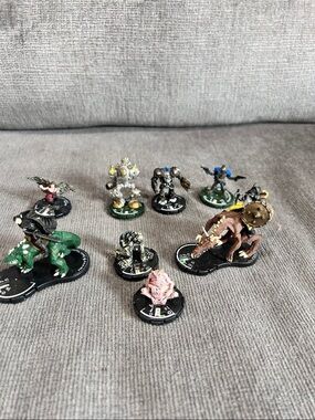 Lot of Miniatures WizKids Games Figures Wizards Dungeon 2000/2001